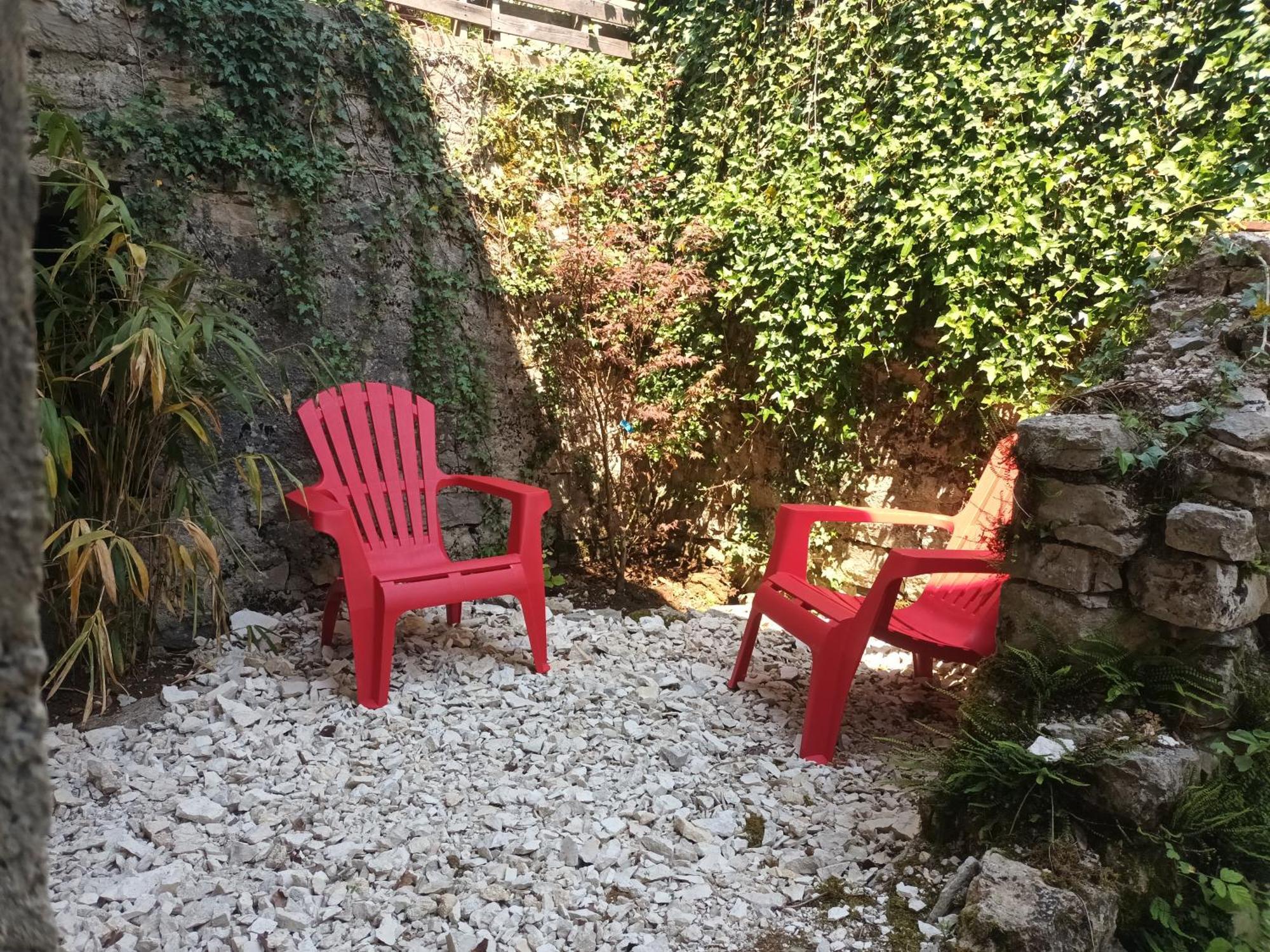 Gite 4 Personnes Proche Des Cascades Du Herisson Doucier Exterior foto